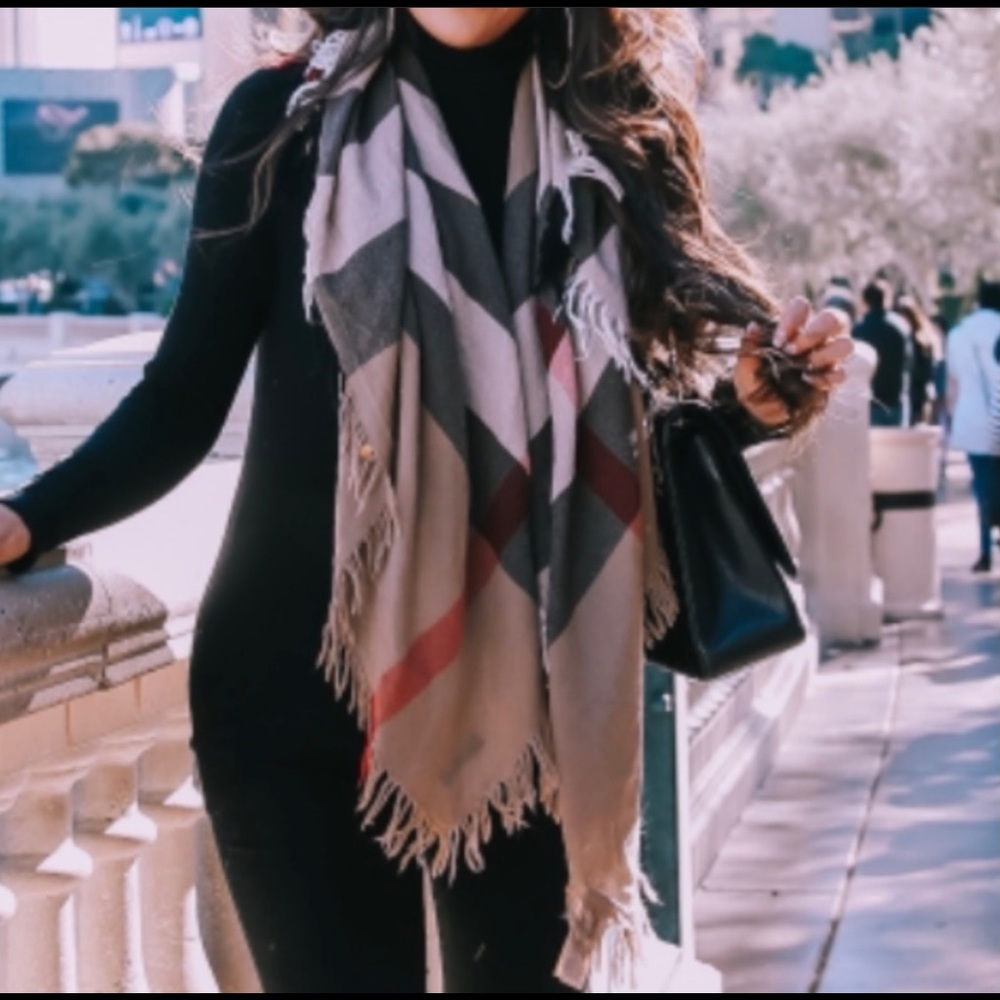Rare Burberry Merino Scarf